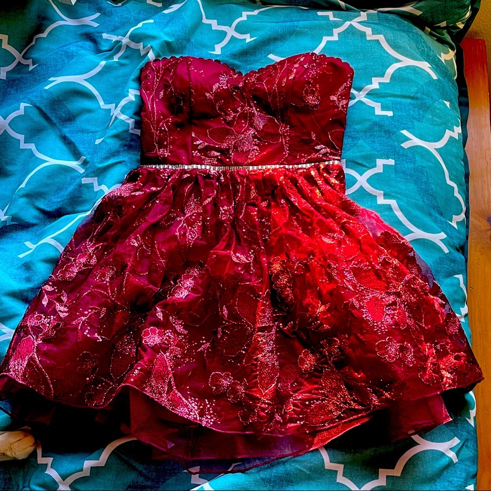 Stunning short Formal Dress